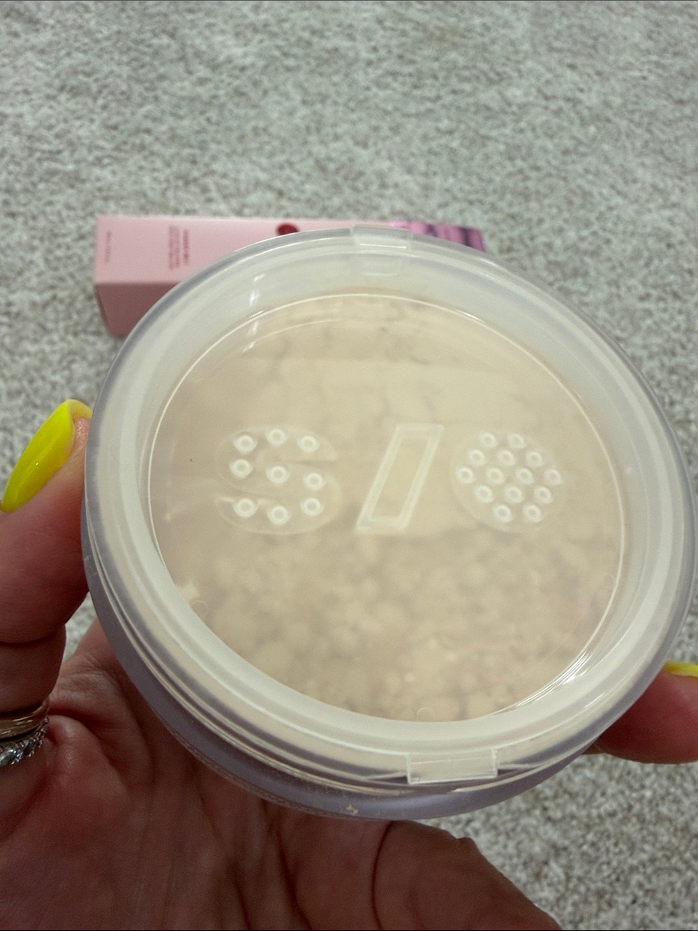 2 ONE/SIZE Powder Melt Glass Setting Spray & Translucent Powder - Picture 3 of 4